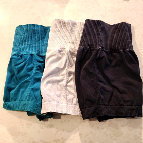 NWOT Free People Movement Good Karma Shorts Light Grey M/L - Picture 4 of 11